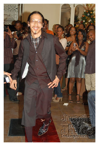 a_little_bit_of_bling-097