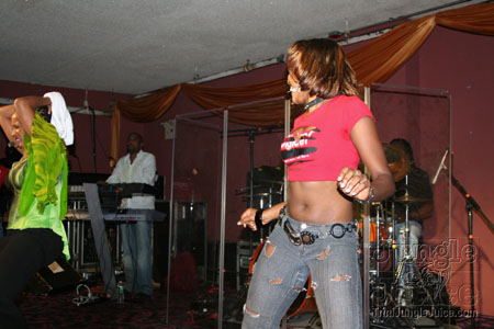 alison_hinds_ny07-21