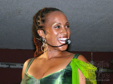 alison_hinds_ny07-25