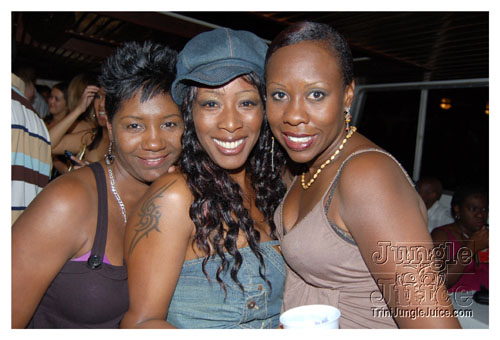 amnesia_boat_cruise_2007-020