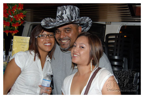 amnesia_boat_cruise_2007-021