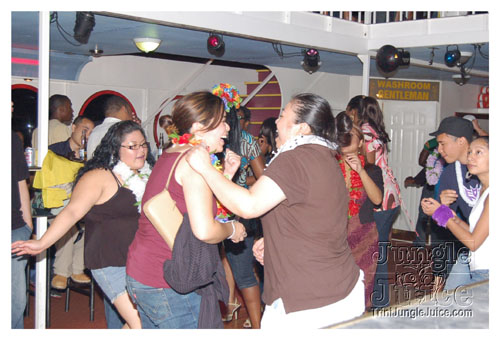 amnesia_boat_cruise_2007-050