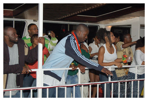 amnesia_boat_cruise_2007-056