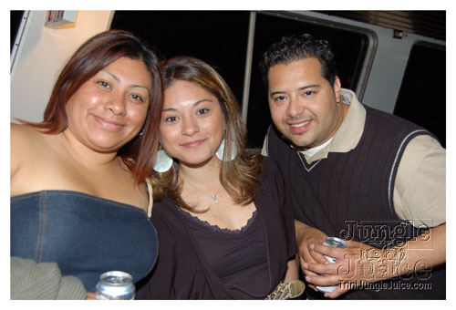 amnesia_boat_cruise_2007-099