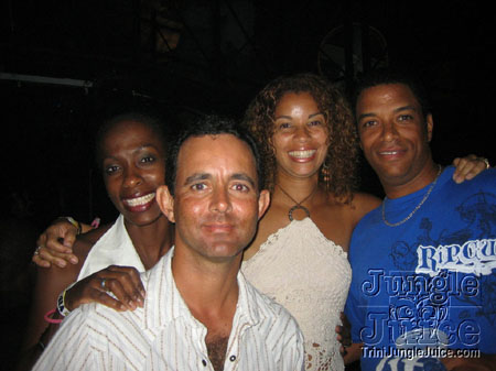 bananas_drinks_incl_feb07-03