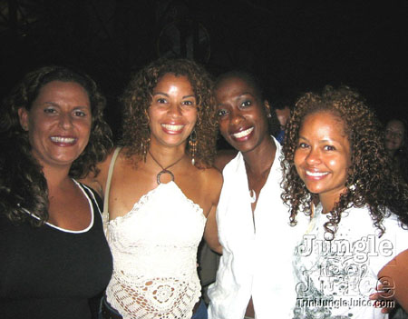 bananas_drinks_incl_feb07-04