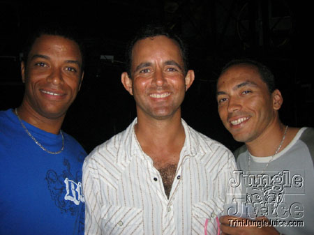 bananas_drinks_incl_feb07-06