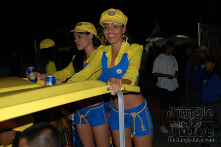 bazoodee_friday_2k7-001