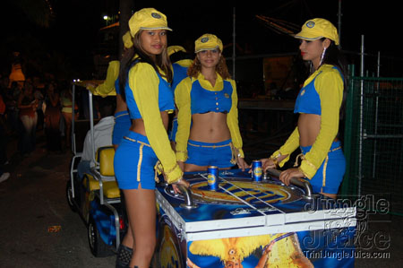 bazoodee_friday_2k7-002