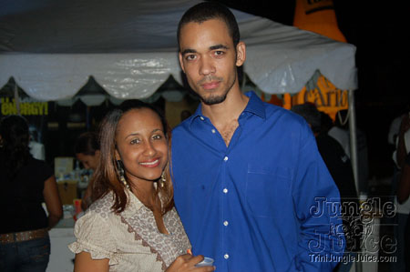 bazoodee_friday_2k7-003