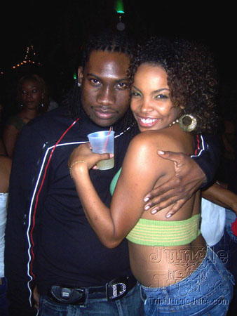 bazoodee_friday_2k7-004