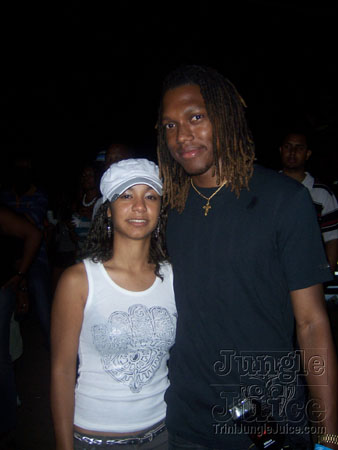 bazoodee_friday_2k7-009