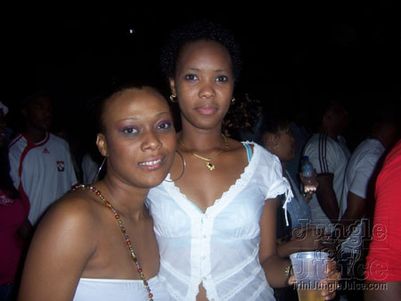 bazoodee_friday_2k7-015