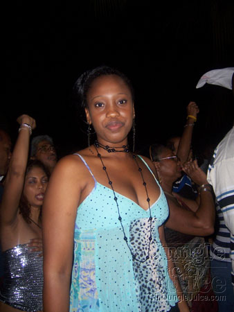 bazoodee_friday_2k7-018