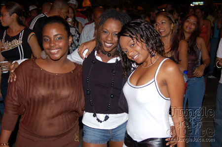 bazoodee_friday_2k7-054