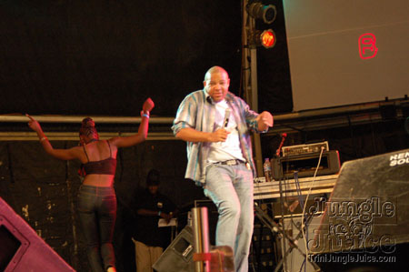 bazoodee_friday_2k7-058