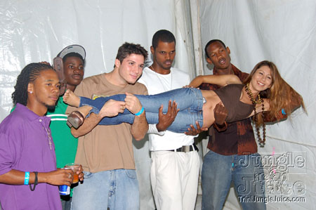 bazoodee_friday_2k7-082