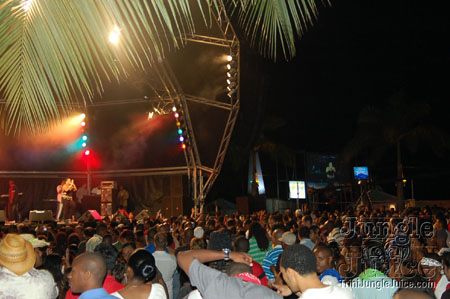 bazoodee_friday_2k7-091