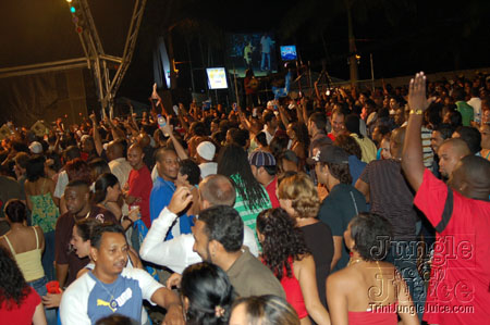 bazoodee_friday_2k7-092