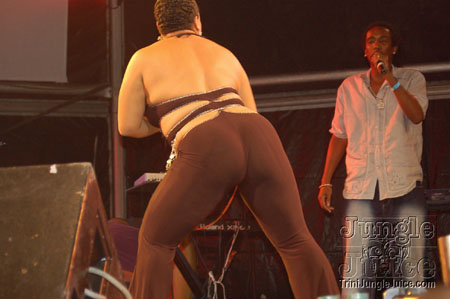 bazoodee_friday_2k7-094