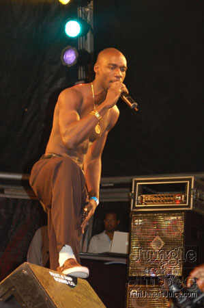 bazoodee_friday_2k7-103