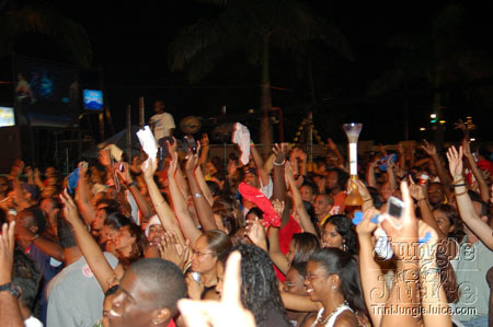 bazoodee_friday_2k7-104