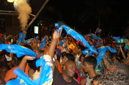 bazoodee_friday_2k7-119