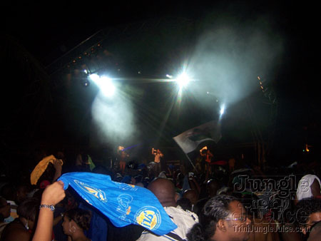 bazoodee_friday_2k7-161