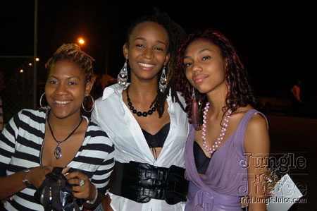 bazoodee_friday_2k7-170