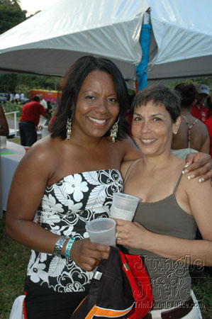 beach_house_carnival_2007-038