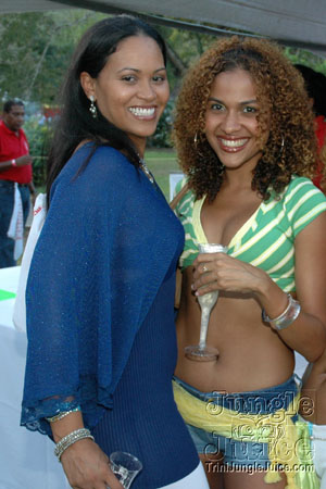 beach_house_carnival_2007-046