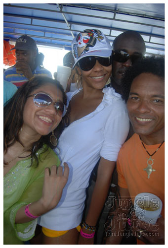 booze_cruise_2007-320