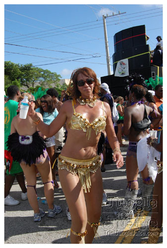 broward_carnival_2007_pt1-017