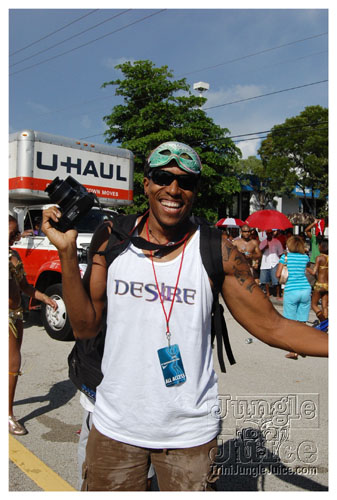 broward_carnival_2007_pt1-040