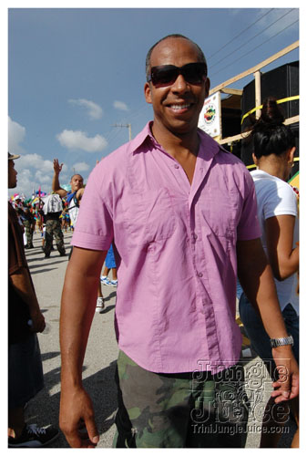 broward_carnival_2007_pt1-044