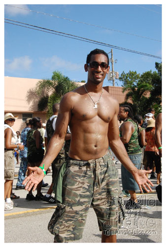 broward_carnival_2007_pt1-047