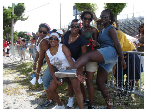 broward_carnival_2007_pt1-056