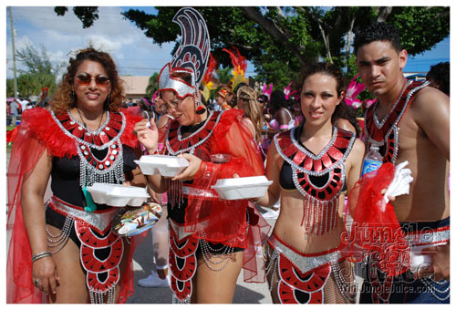 broward_carnival_2007_pt1-083