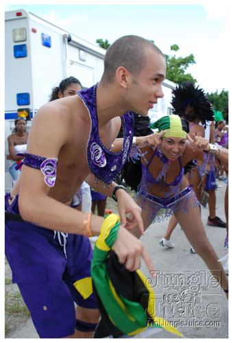 broward_carnival_2007_pt1-147