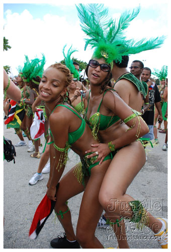 broward_carnival_2007_pt1-163