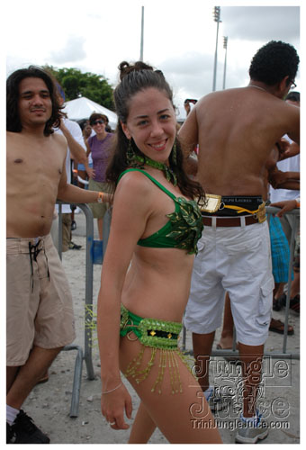 broward_carnival_2007_pt1-179