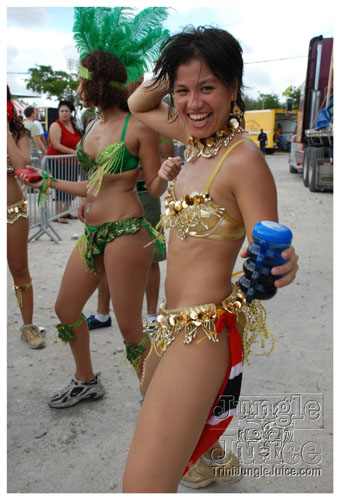 broward_carnival_2007_pt1-180