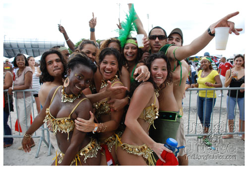 broward_carnival_2007_pt1-184