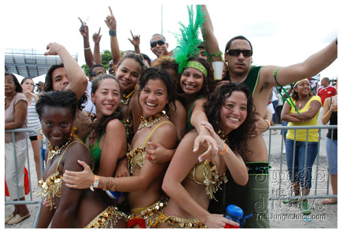 broward_carnival_2007_pt1-185