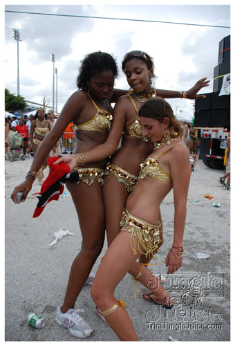 broward_carnival_2007_pt1-195