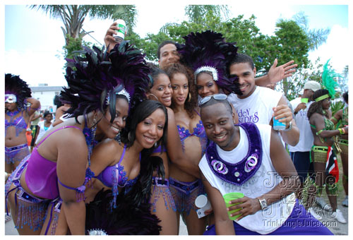 broward_carnival_2007_pt1-204
