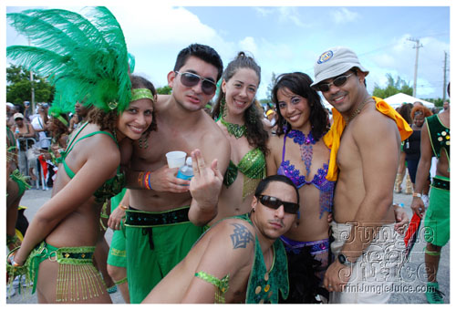 broward_carnival_2007_pt2-003