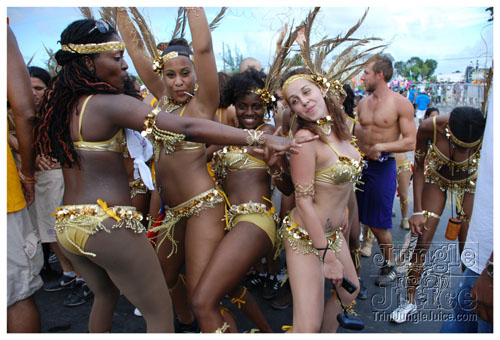 broward_carnival_2007_pt2-017