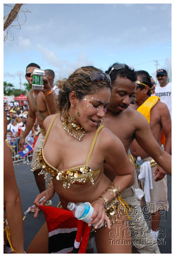broward_carnival_2007_pt2-024