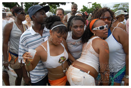 broward_carnival_2007_pt2-082